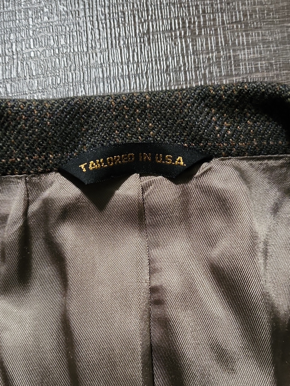 ๐ Austin Reed Plaid Two-Button Blazer ๐ - Picture 4 of 7